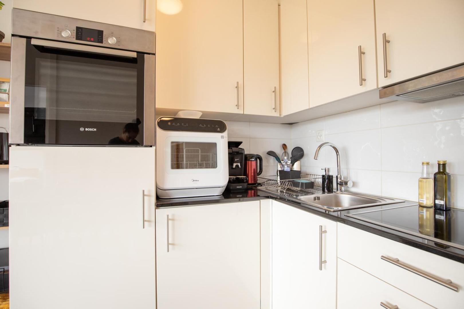 Special Modern Lisa Apartment Basel, Bahnhof Grossbasel 10-Star Exterior photo